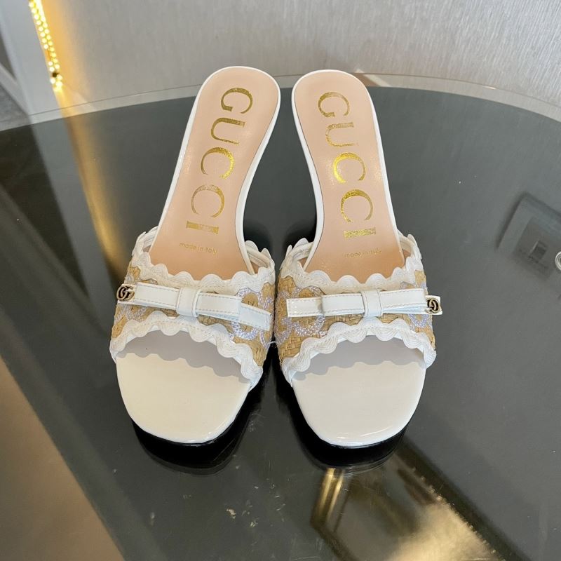 G*u*i sandals